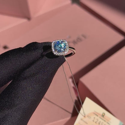 Srebrny pierścionek z niebieskim moissanitem „Aquamarine”