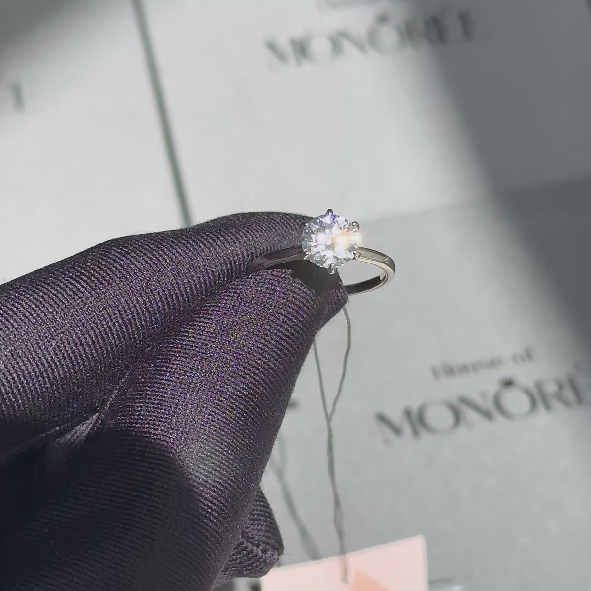 Sidabro žiedas su moisanitu „Valencia“