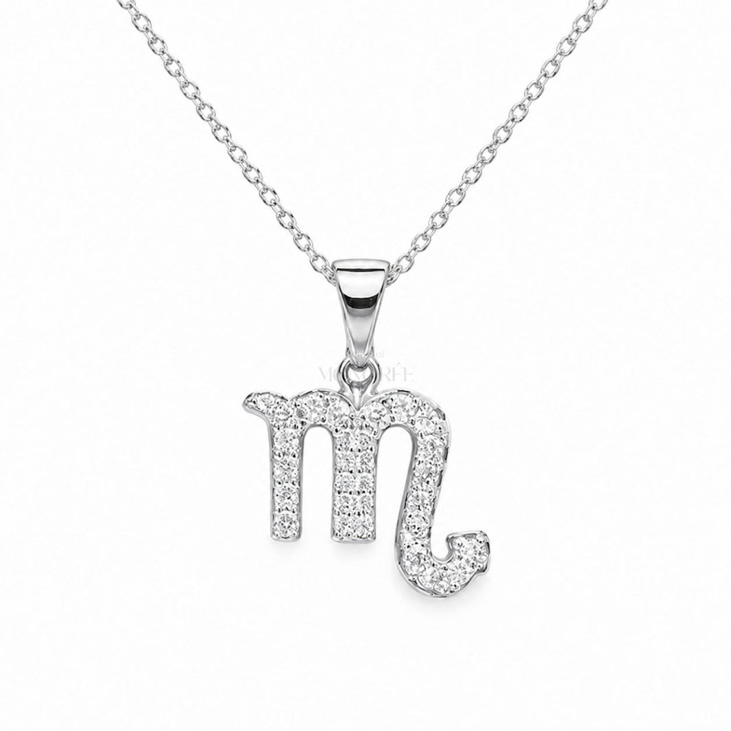 Srebrny wisior ze znakiem zodiaku Skorpion z moissanitami i łańcuszkiem „Scorpio” - MONOREE