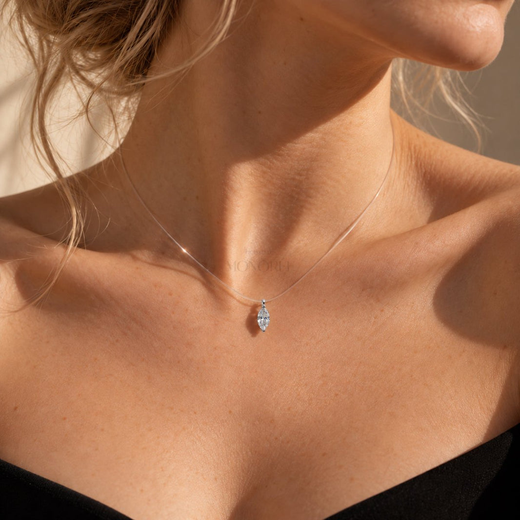 Przezroczysty naszyjnik z moissanitem „Floating Marquise”, MONOREE